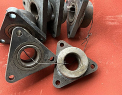 Скользящий подшипник на вал щеточной тележки К531 (треугольный): купить в Воронеже