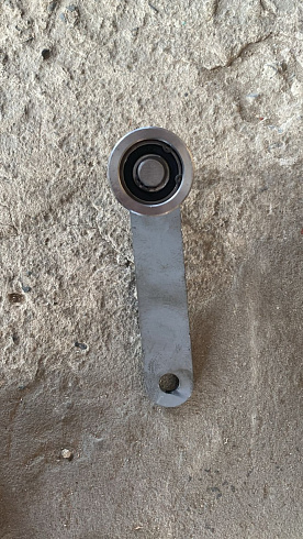 Ролик поддержки цепи в сборе с кронштейном К 527: купить в Воронеже Ролик поддержки цепи в сборе с кронштейном К 527: купить в Воронеже